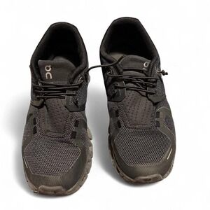 On Cloud black trainers, Size US 6.5